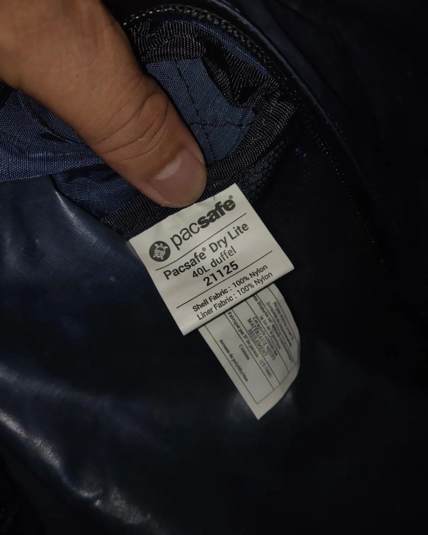 Pacsafe dry lite 40l duffel store