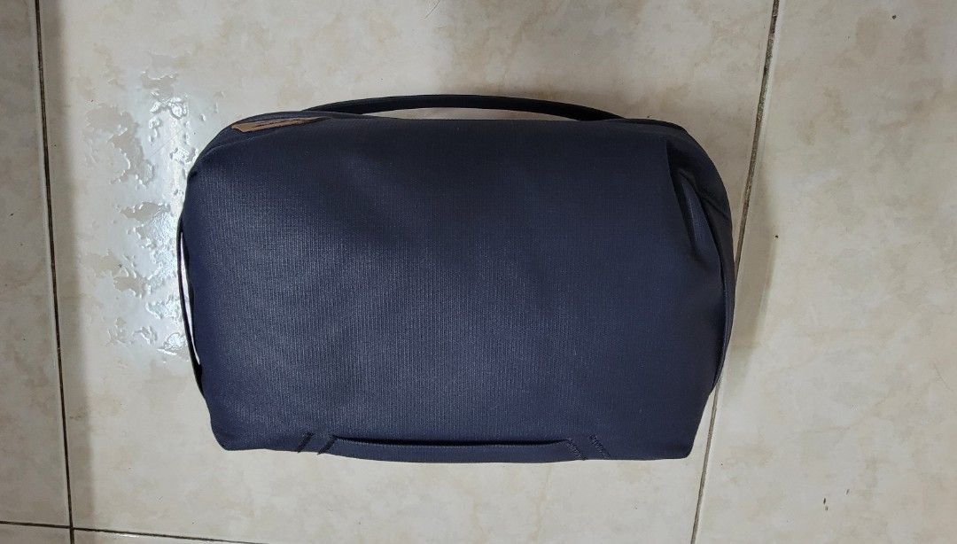 Peak Design Tech Pouch V2 (midnight), Men's Fashion, Bags, Belt bags