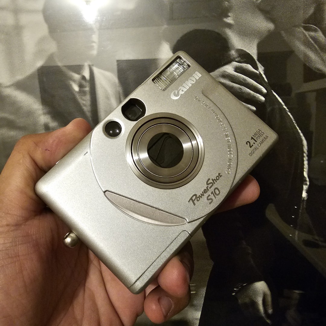 Canon PowoeShot S10 本物 - デジタルカメラ