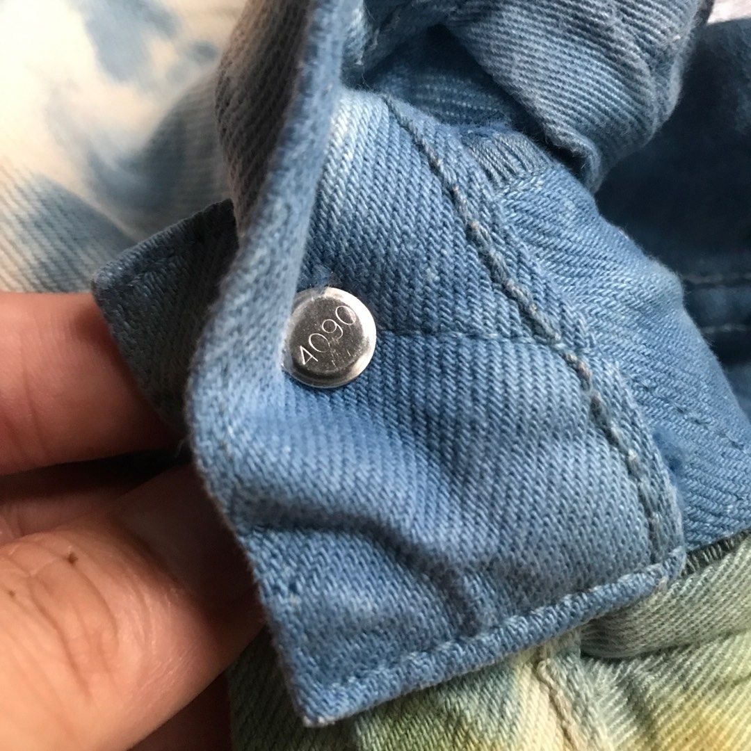 levis tie