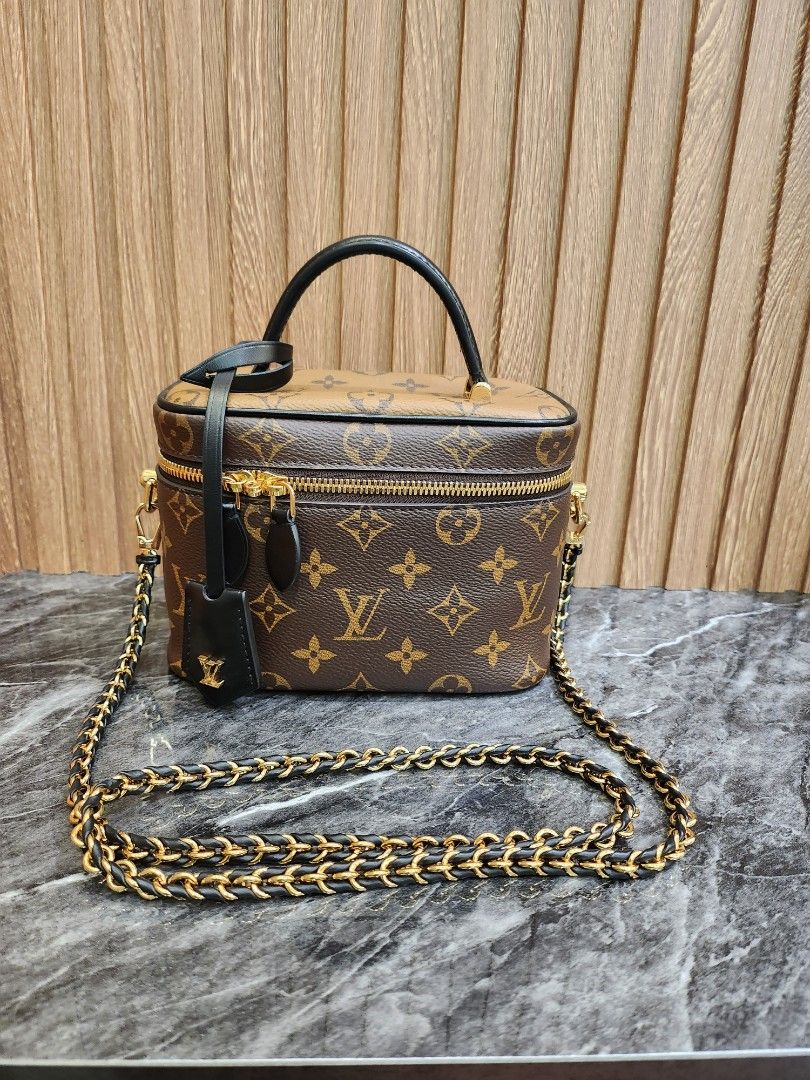 The Louis Vuitton Artsy GM is a rare find. If you love a big bag this