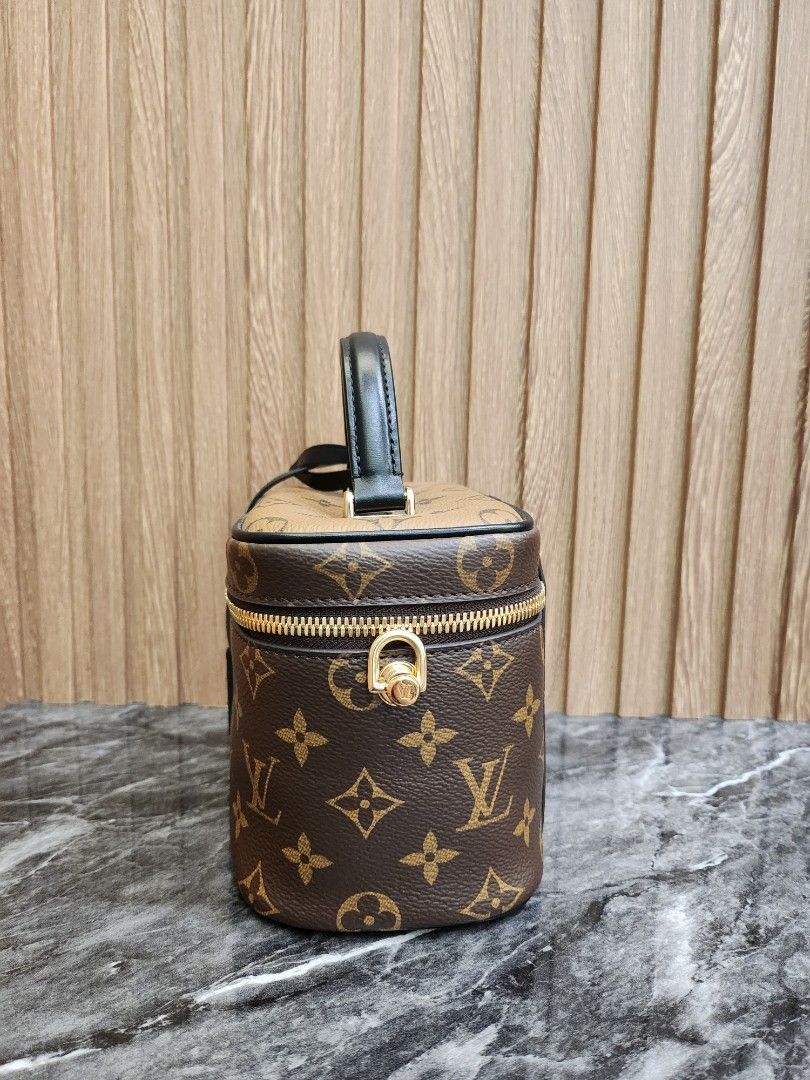 Louis Vuitton Bnib Monogram CC Case