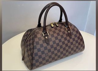 (Category: ) located in . Submitted by ms_a_bags (Listing ID 1236445500, Image 1). Description: .