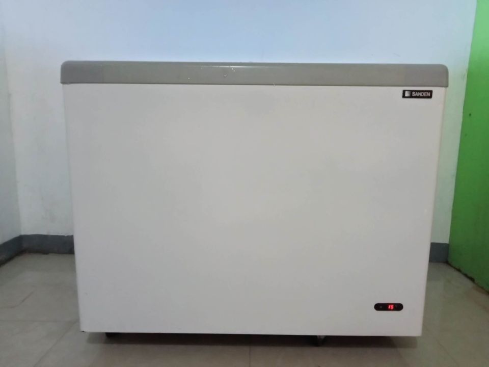 Sanden SNG0325 10cu.ft FlatGlass Chest Freezer, TV & Home Appliances