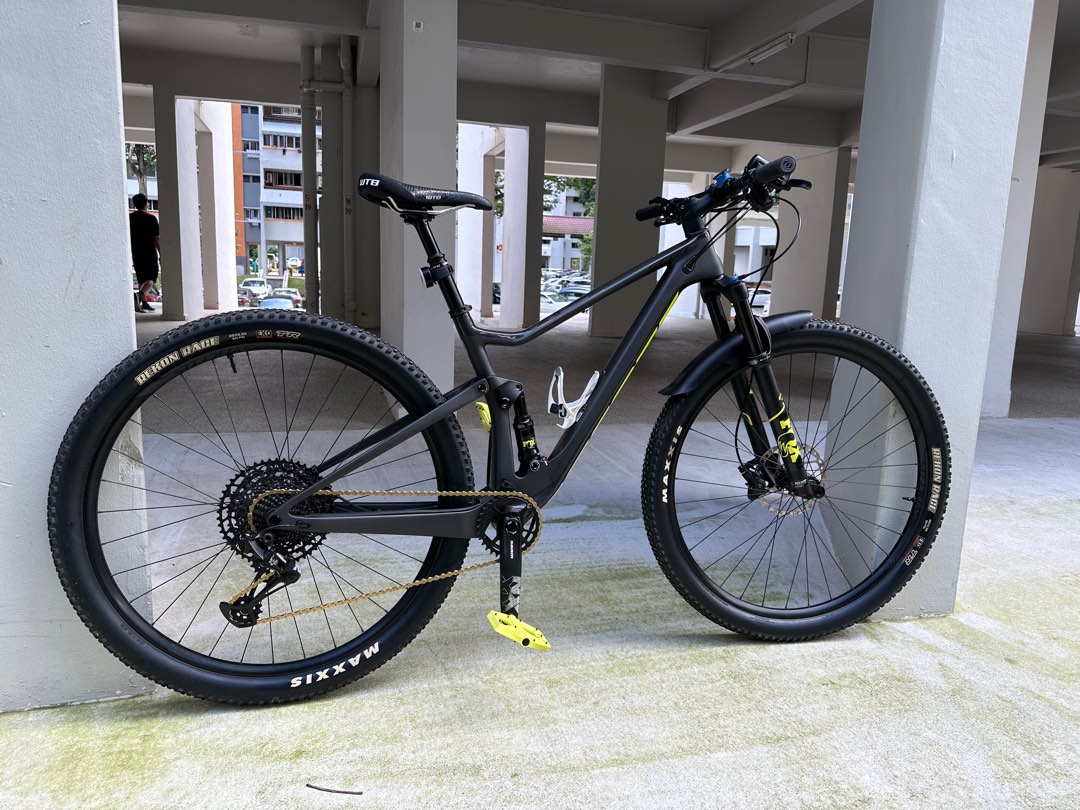 Scott spark rc 900 comp dark hotsell grey bike