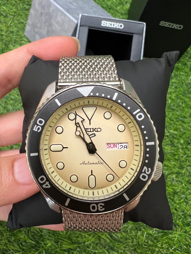Seiko 5 Sports Automatic Watch (Category: Men's Watches) located in Pasig City. Submitted by declutteiring (Listing ID 1236420743, Image 2). Description: BNWT Seiko 5 Automatic Sports Watch Specs: Case Material: Stainless Steel Case Size (Thickness): 13.4mm Case Size (Diameter): 42.5mm Case Size (Length): 46mm Case Color: Silver Band/Bracelet: Mesh Bracelet - Stainless Steel Band Color: Silver Glass Material: Hardlex Crown: Pull Out Rotating Beze