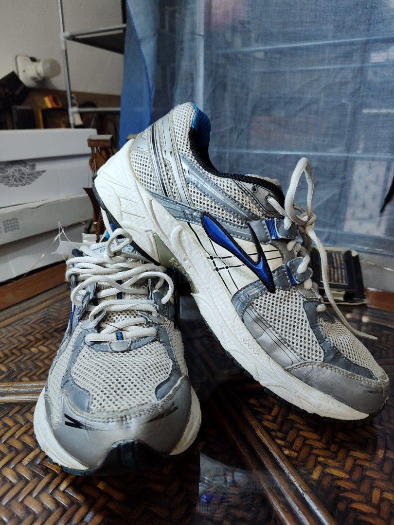 Sepatu Mizuno Brooks Defyance 5 Size 45 Fesyen Pria Sepatu Sneakers di Carousell