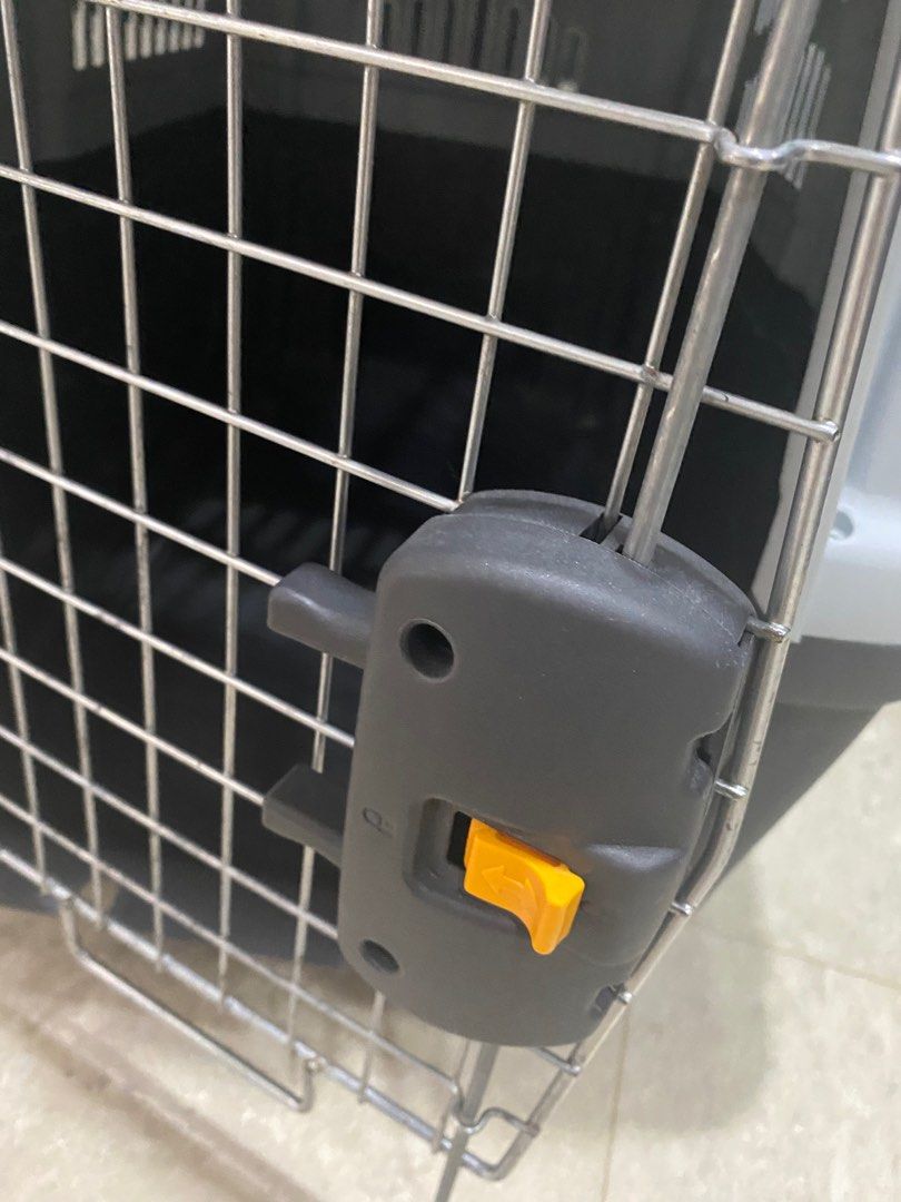 Skudo pet crate, Pet Supplies, Homes & Other Pet Accessories on Carousell