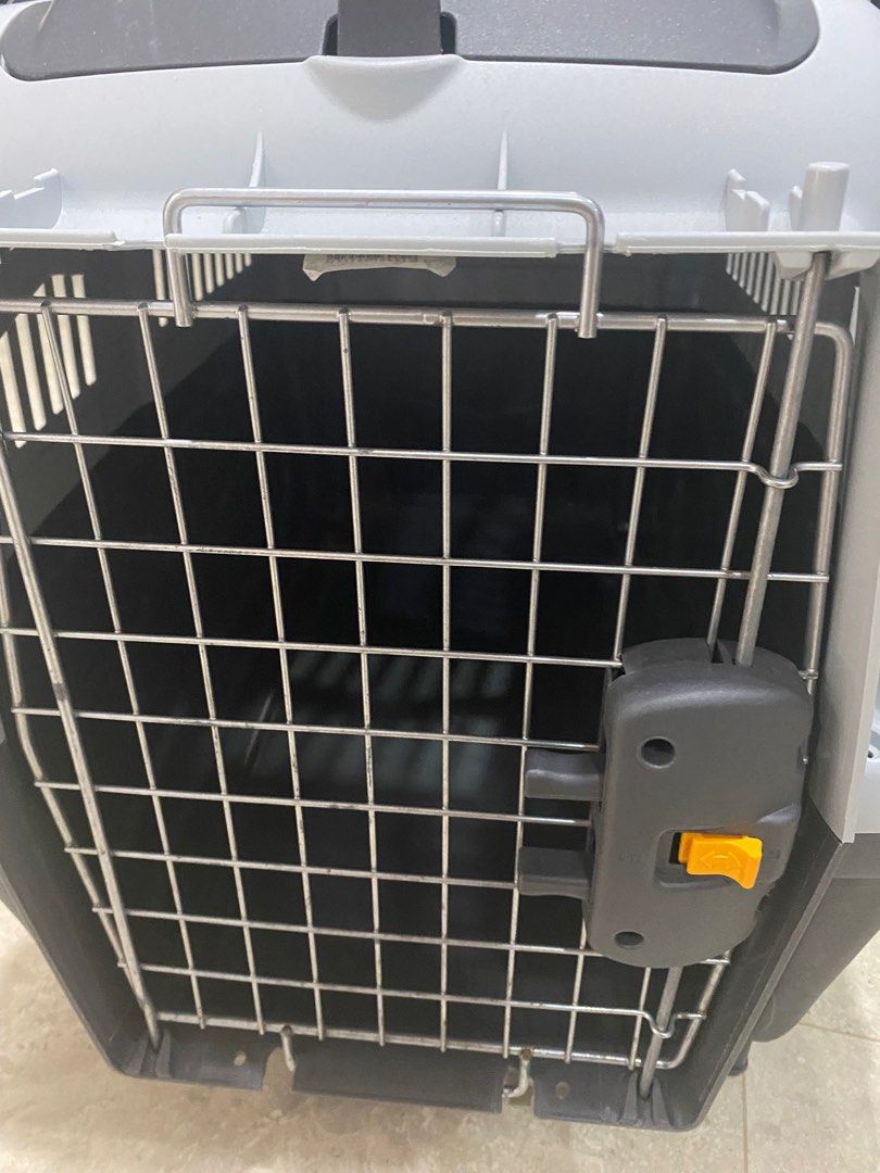 Skudo pet crate, Pet Supplies, Homes & Other Pet Accessories on Carousell