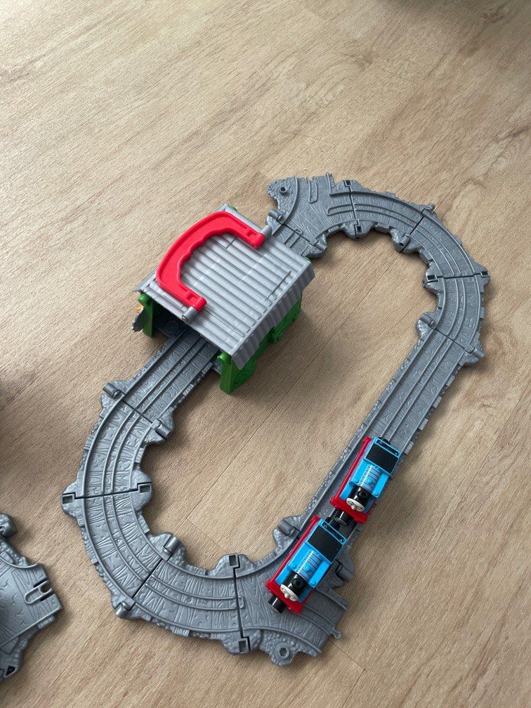 smyths thomas train track