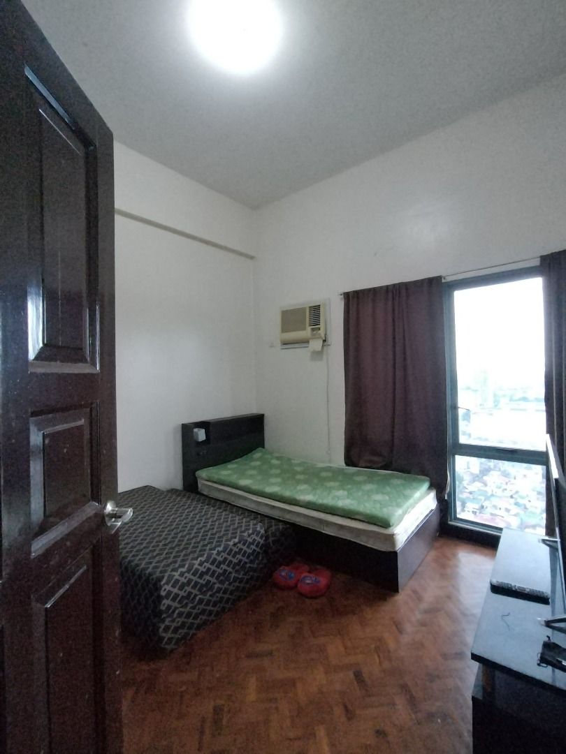 Curated visual reference: Penthouse Unit With Gardens Reference: Tivoli Gardens Penthouse Unit For Sale 2 Bedroom Property For