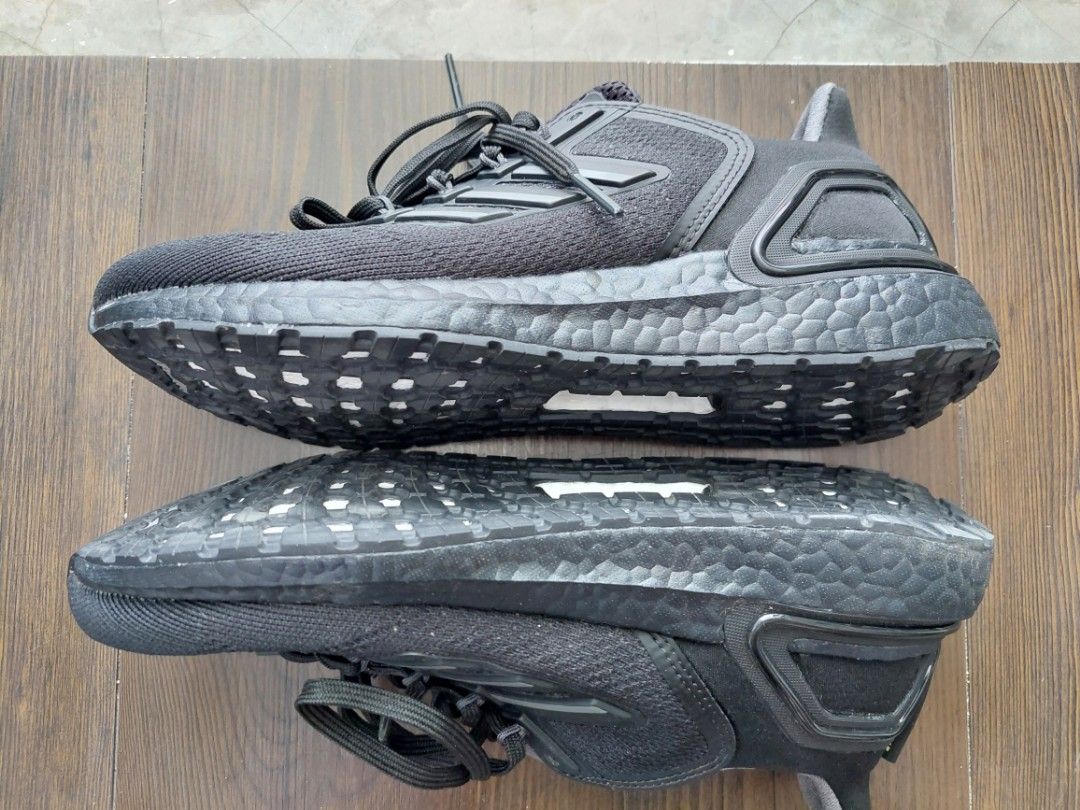 ULTRABOOST 20 LAB SHOES, Women's Fashion, Footwear, Sneakers on Carousell