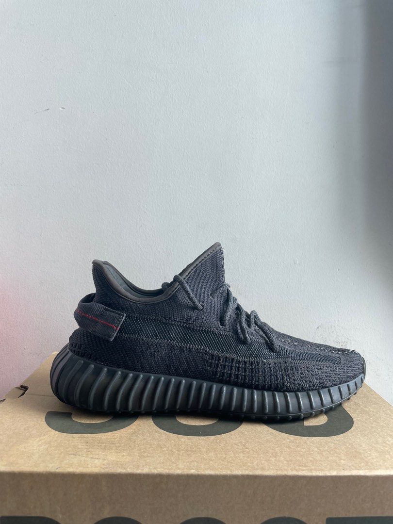 US 8.5 Adidas Yeezy 350 v2 static black