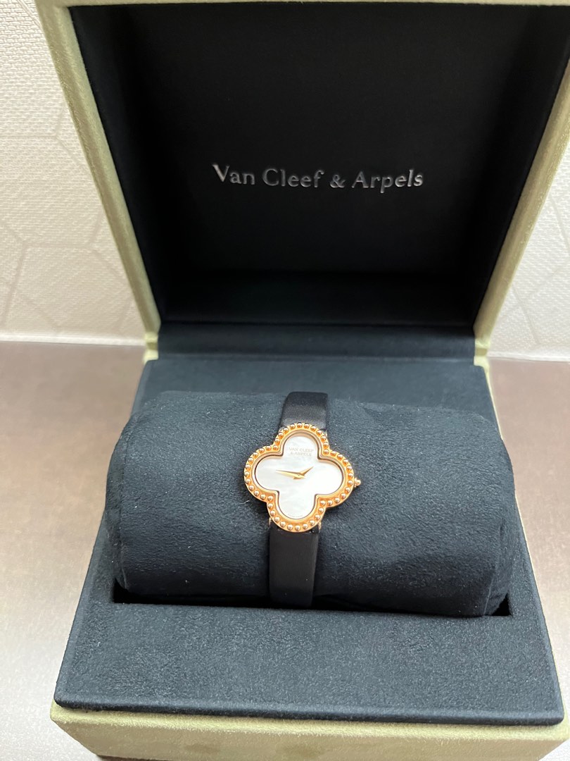 Vca best sale alhambra watch