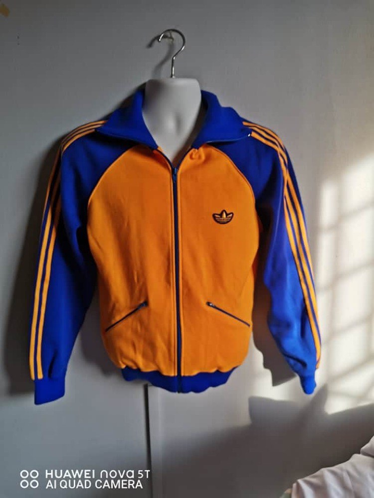 Vintage Adidas Jacket size M, Men's Fashion, Coats, Jackets and