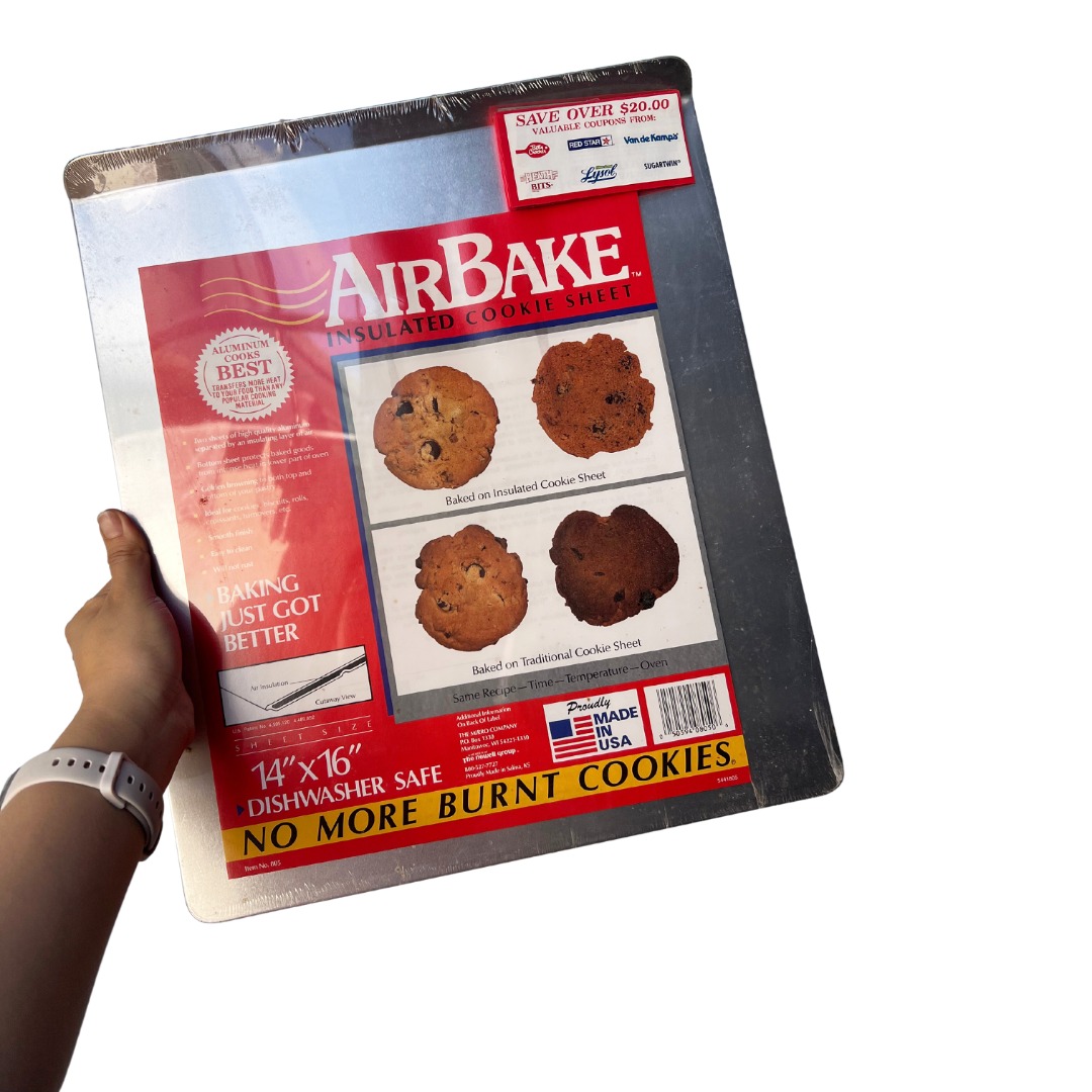 VINTAGE AIRBAKE Insulated Cookie Sheet 14 in. x 16 in. on Carousell