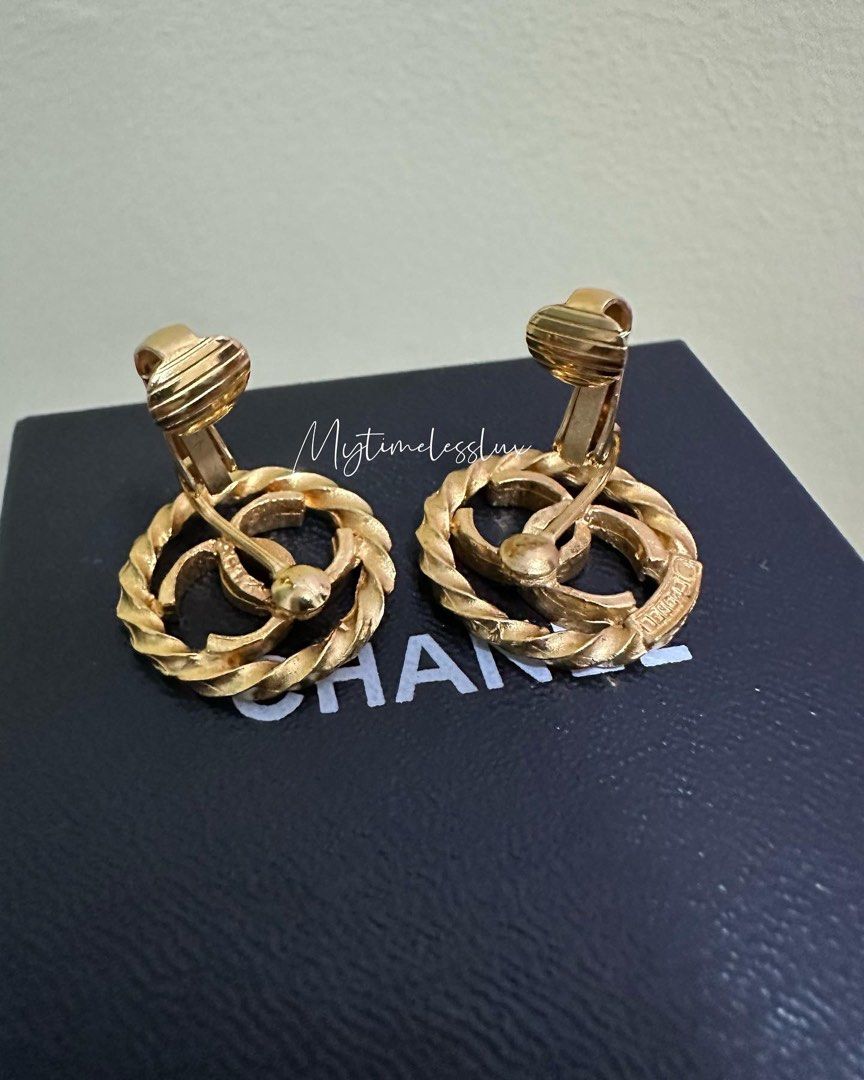 Vintage Chanel Cocomark Round Clip on Earrings in 24K Gold