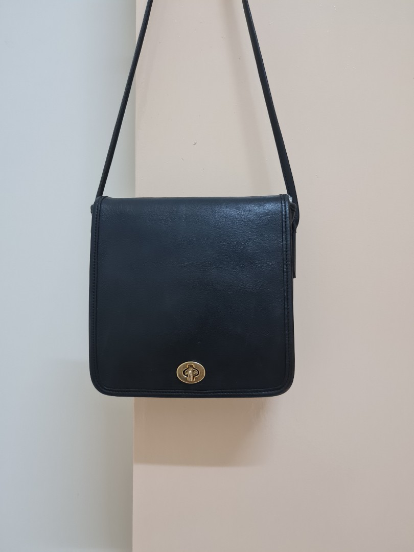 Vintage Coach Companion Flap Bag, Women's Fashion, Bags & Wallets,  Cross-body Bags on Carousell