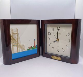 Vintage Japan Quartz Folding/Picture Desk Clock