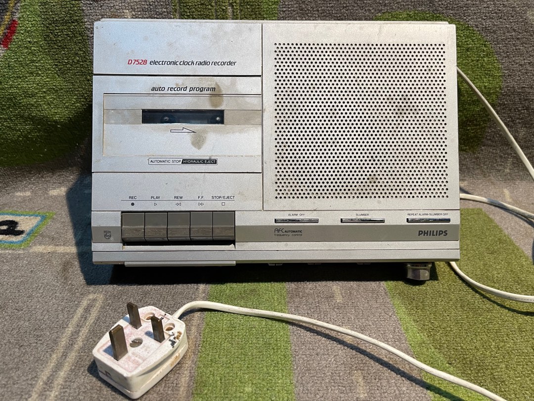 Vintage Philips clock Radio Cassette Made in Hong Kong 220v big size on