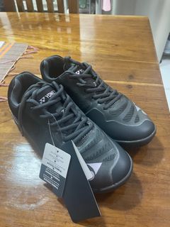 Yonex Aerus Badminton Shoes (Black)