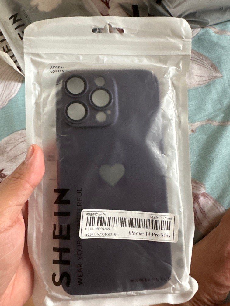 14 Pro Max Case take all (Category: iPhone 14 Series) located in Bulacan. Submitted by mahimurathrift (Listing ID 1240498063, Image 2). Description: Ung green lang dyan ung ngamit once..take all.