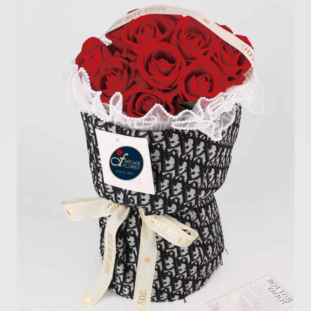 24 Stalks Fresh-Cut Roses🌹with a DIOR design paper wrapper (Fresh Flower  Bouquet)