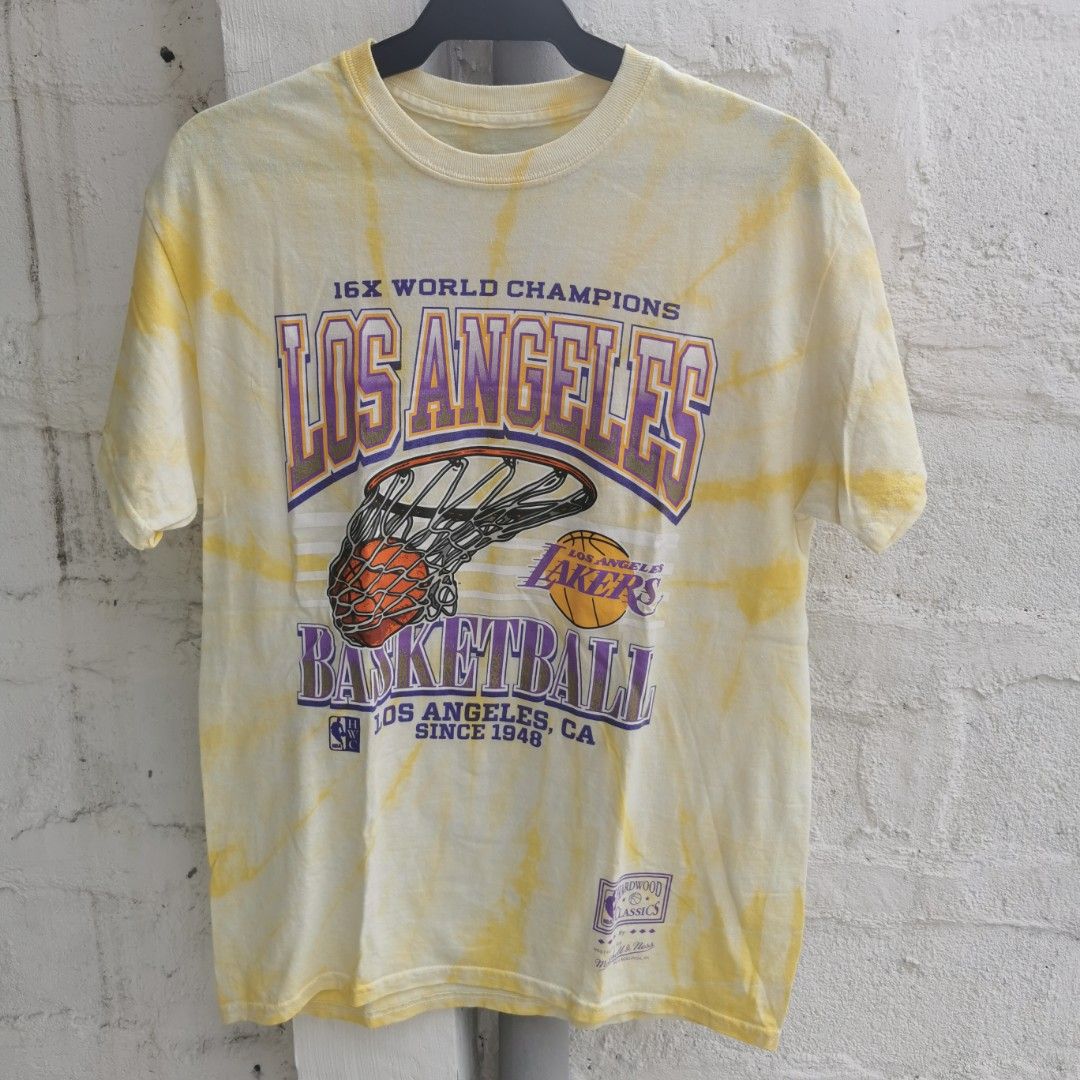 Vintage Lakers tee, Men's Fashion, Tops & Sets, Tshirts & Polo Shirts on  Carousell