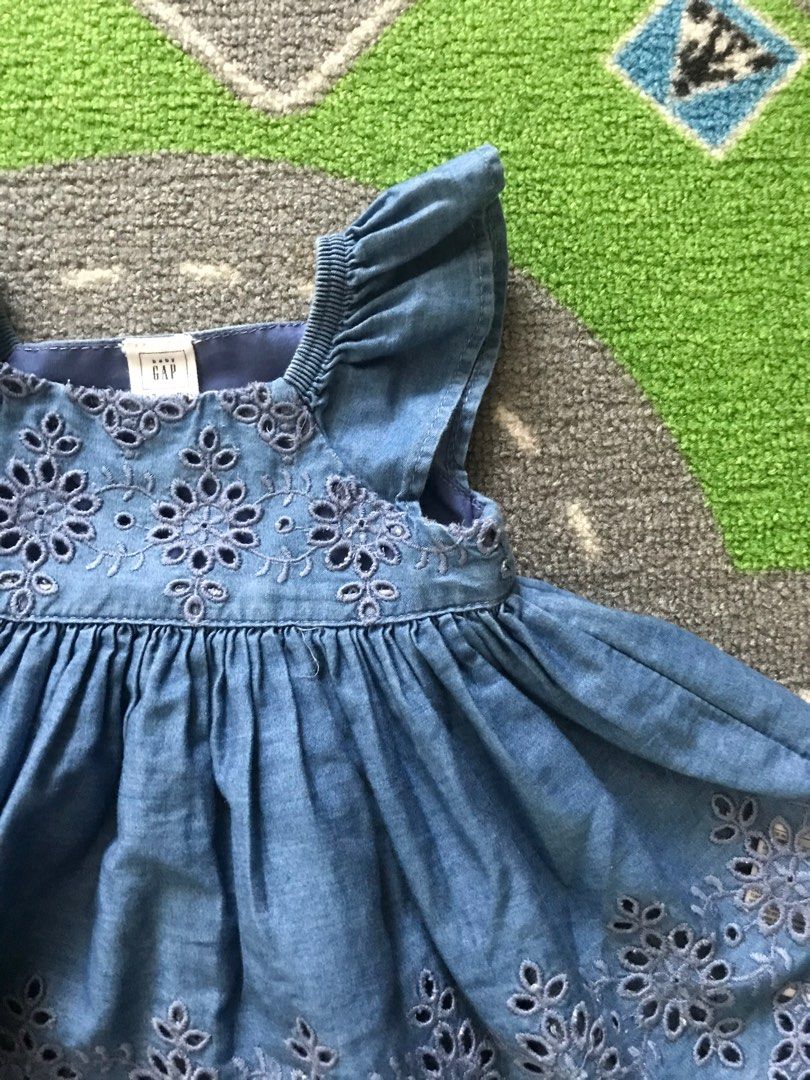 Baby gap eyelet dress store