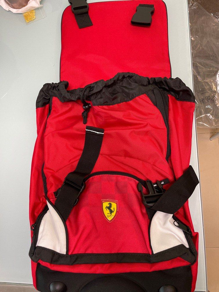 Backpack （分類：文具）位於 Hong Kong。 由 calvin_t 提交（商品編號 1240493773，圖片 3）。簡介： New Ferrari school bag。