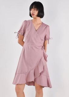 (Category: ) located in . Submitted by wareclothes (Listing ID 1240546137, Image 1). Description: .