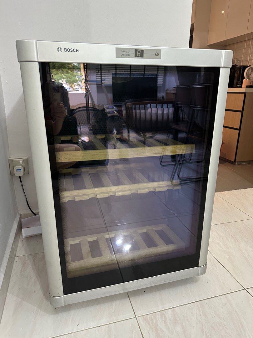 Bosch Wine Chiller, TV & Home Appliances, Kitchen Appliances, Wine