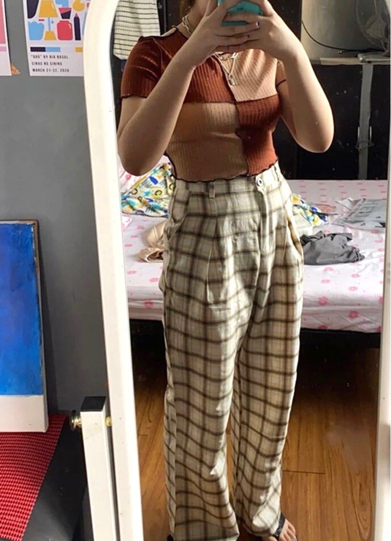 button waist plaid wide leg pants (Category: Other Bottoms) located in Bulacan. Submitted by theinternetz (Listing ID 1240485452, Image 3). Description: shein button waist slant pocket plaid wide leg pants 〰️ in good condition! used only twice sadly ): doesn't fit me anymore cus i gained weight lol 〰️ no flaws :) 〰️ size is large .