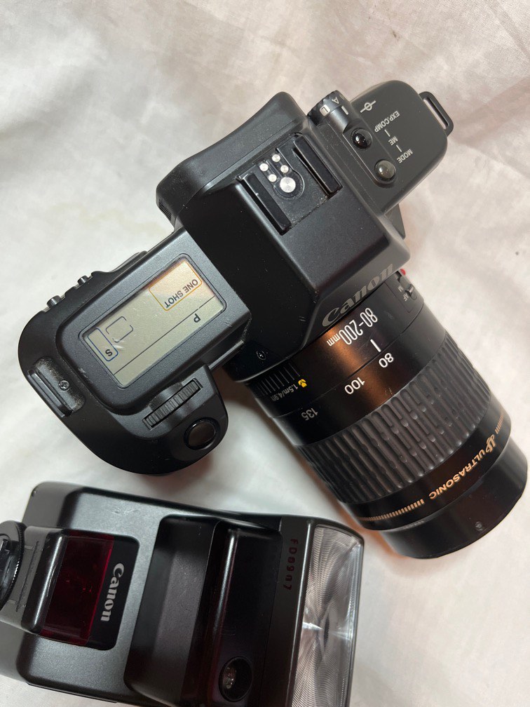 CANON EOS 620 & Lens and flash, Photography, Cameras on Carousell