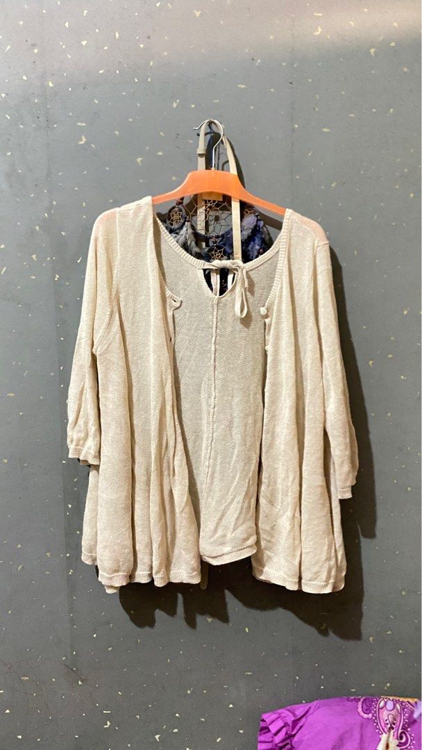 Cardigan jumbo Fesyen Wanita Pakaian Wanita Baju Luaran di Carousell
