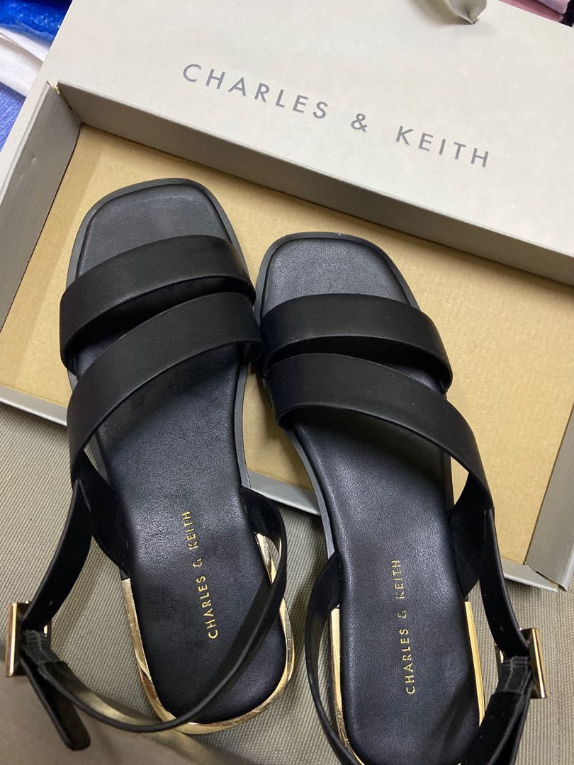 Charles and keith shop flat sandals