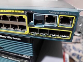 Cisco switch 2960S 24ports