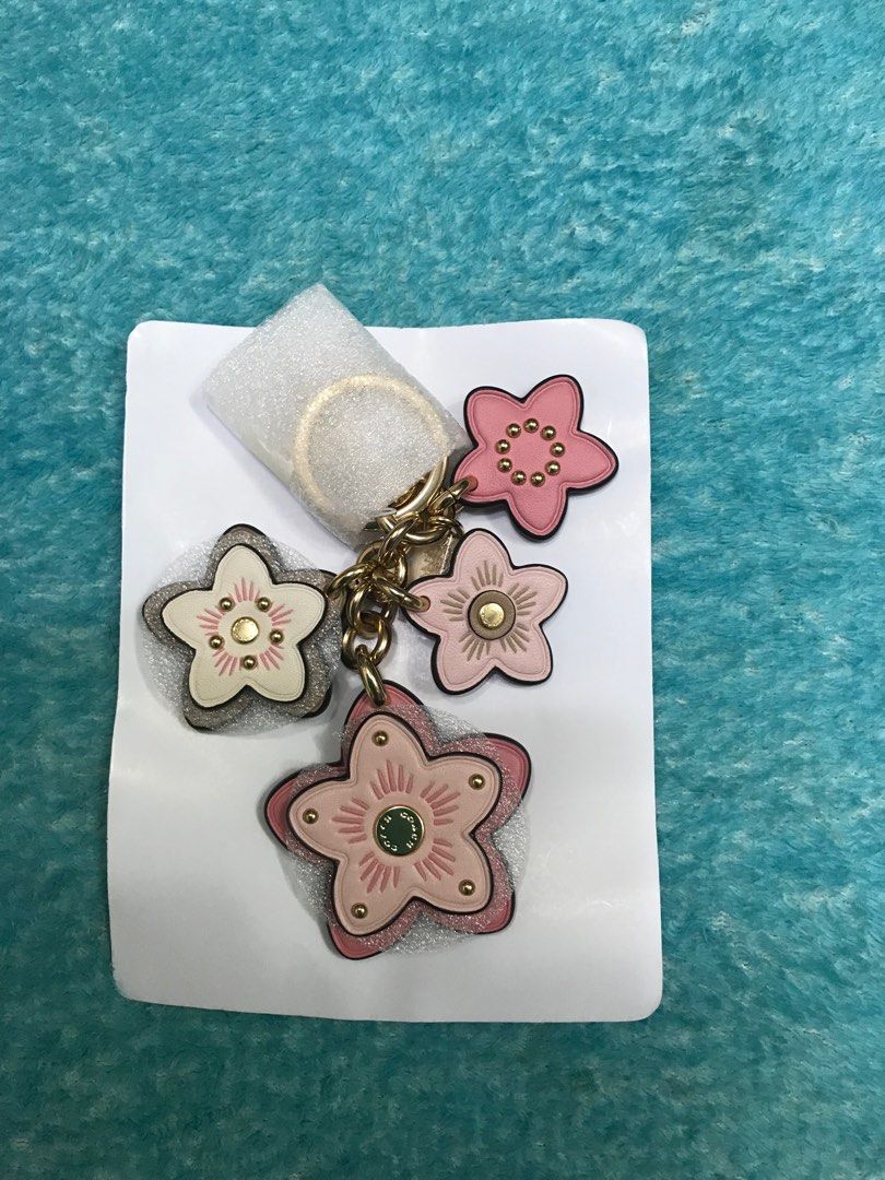 Coach wildflower cluster bag charm, key ring,匙扣，掛飾, 女裝