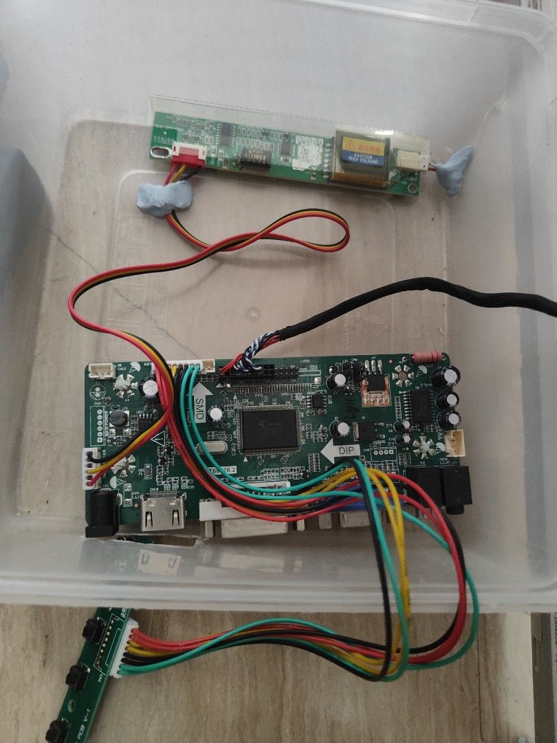 ControllerBoard (Category: Desktops) located in Singapore. Submitted by ra1den (Listing ID 1240495020, Image 3). Description: Controller Board Support HDMI, VGA includes: AC adapter monitor x1 ( as image) heavily used Add $2 for hdmi cable collection under block ( pasir ris) Comes with N156B3 - L0B monitor Do note that below info are not verified: From online, it states that it supports: (not verified) Compatible work with below lcd panel: 11.6in
