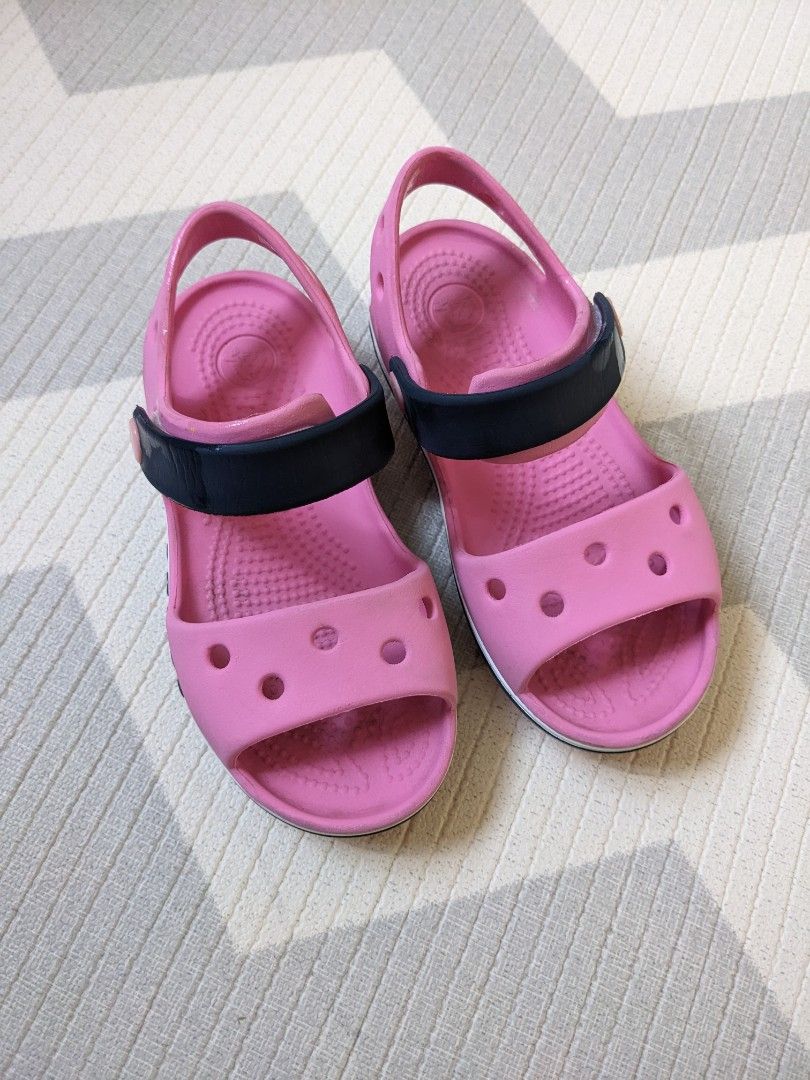 Girls croc cheap flip flops