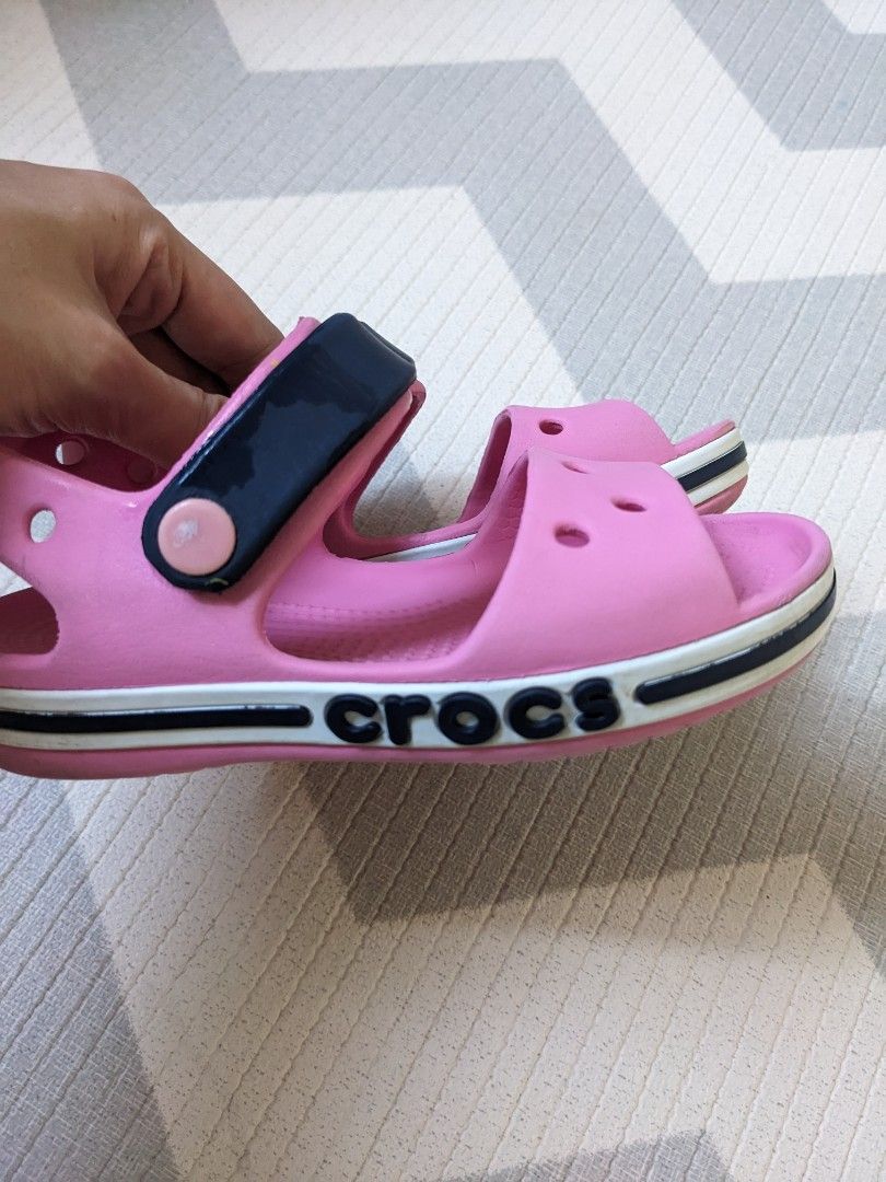 Girls top croc sandals