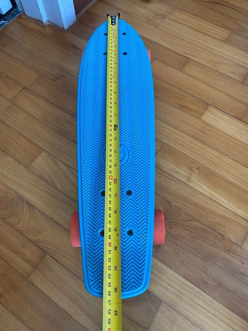 New Decathlon Oxelo Skateboard at 12, Sports Equipment, Other Sports