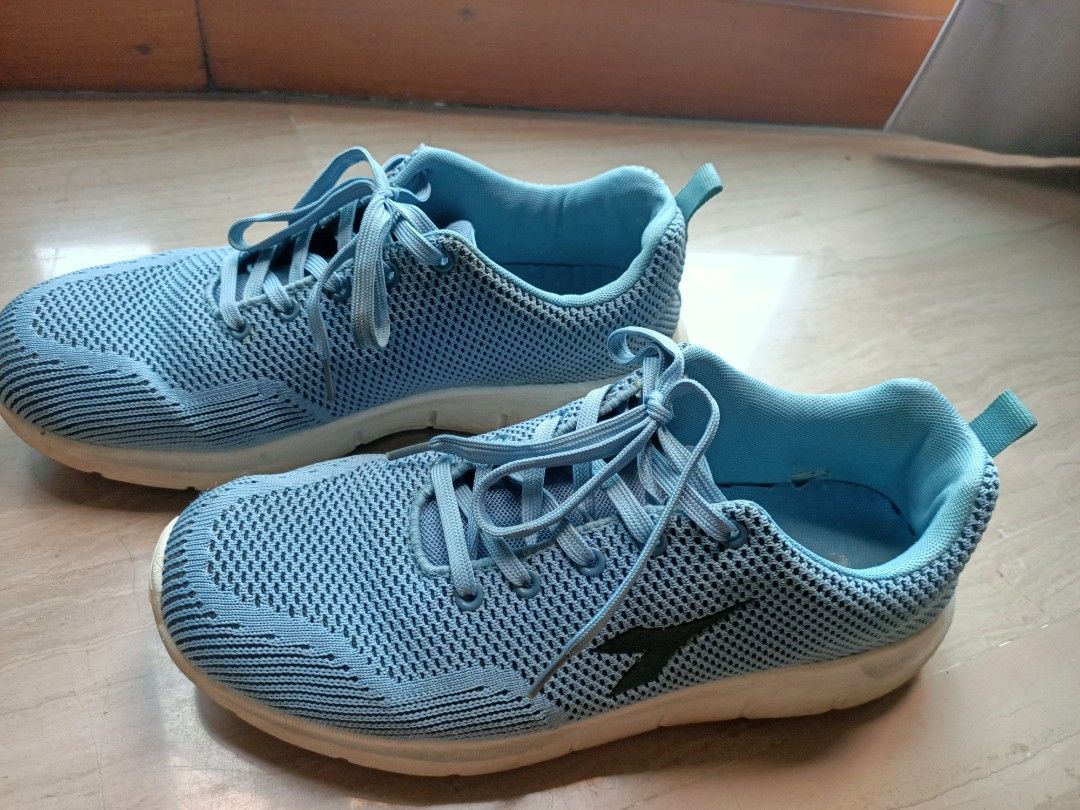 Diadora sports shoes shop