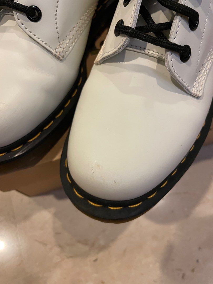 White dr deals martens size 8
