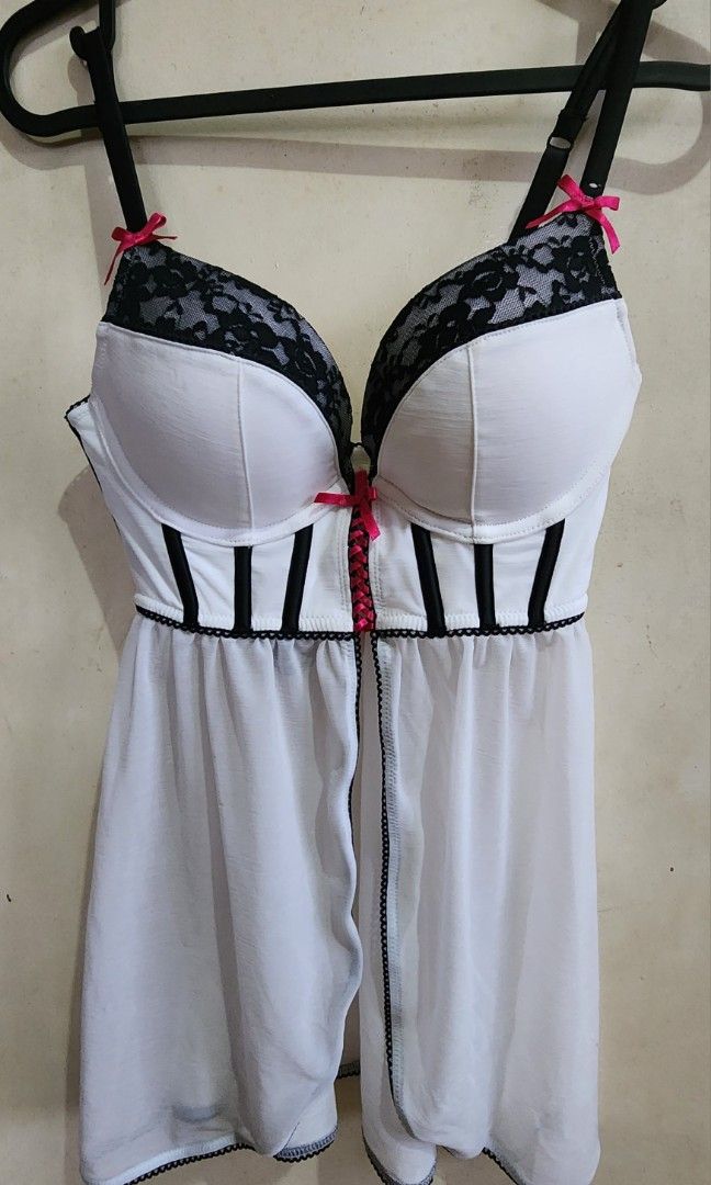 Hello Sugar Bombshell bra nighties (Category: Undergarments & Loungewear) located in Caloocan City. Submitted by val02 (Listing ID 1240503344, Image 1). Description: Brand new Hello sugar, bombshell bra XS-Semi med size, bought in store.