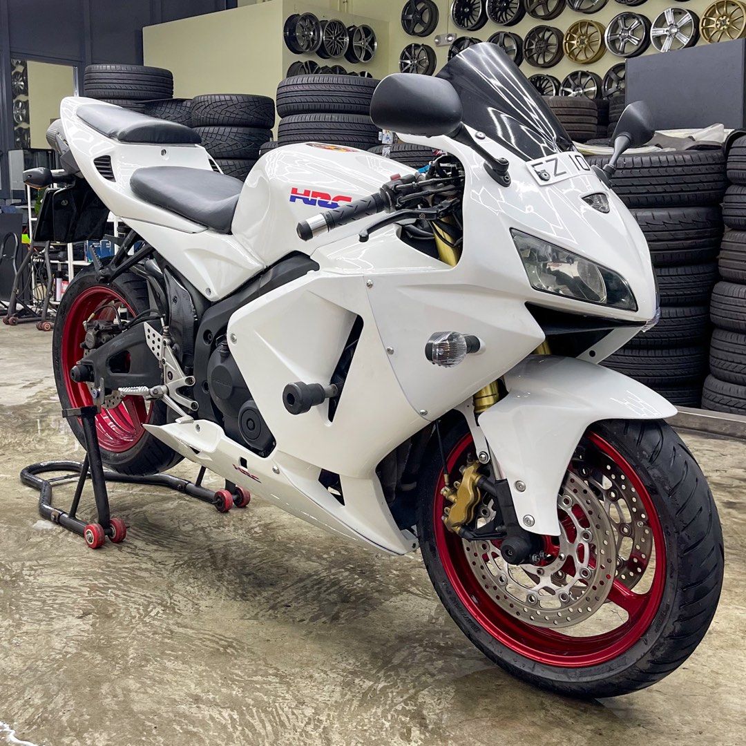 Honda CBR600RR (2025 Feb COE) with Arrow Exhaust! [Low mileage