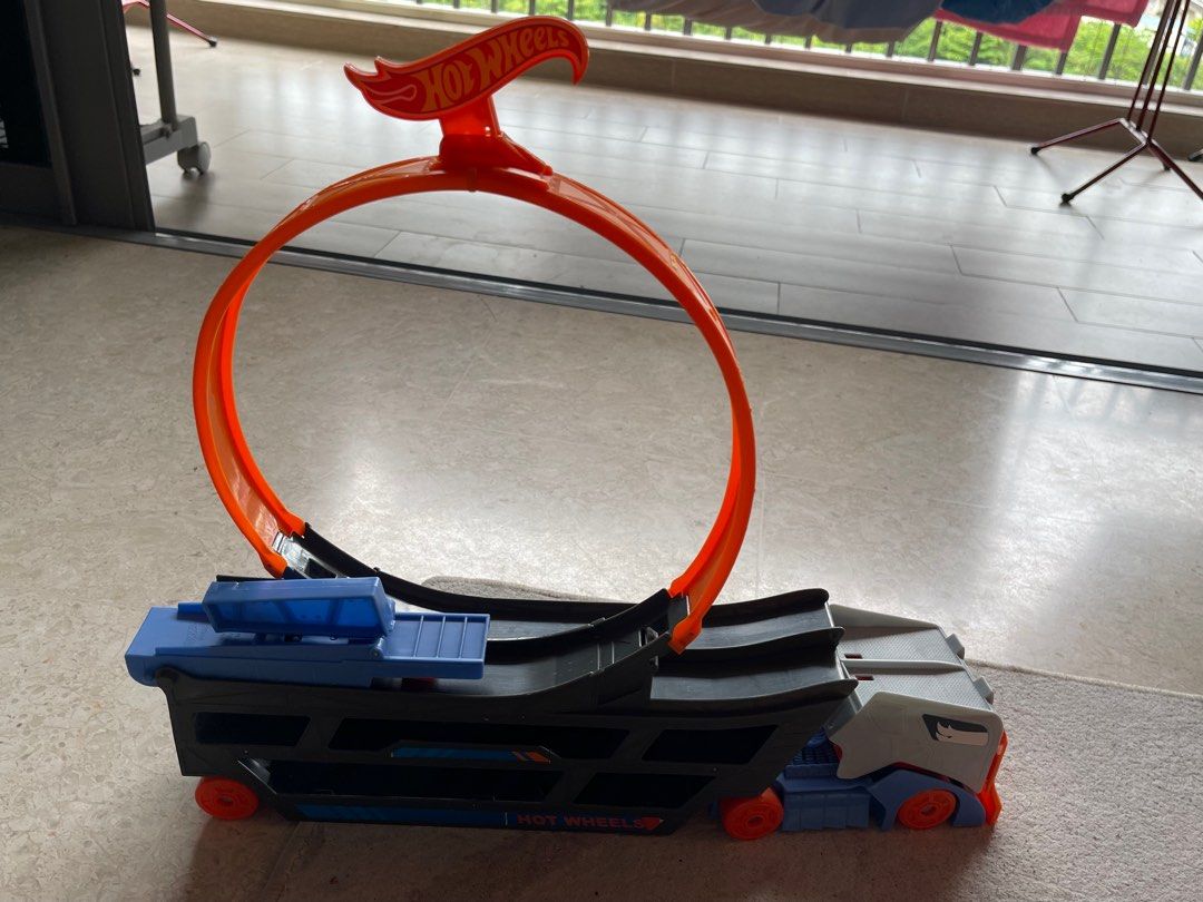 Hot wheel mega hauler and stunt and go transporter Hobbies Toys