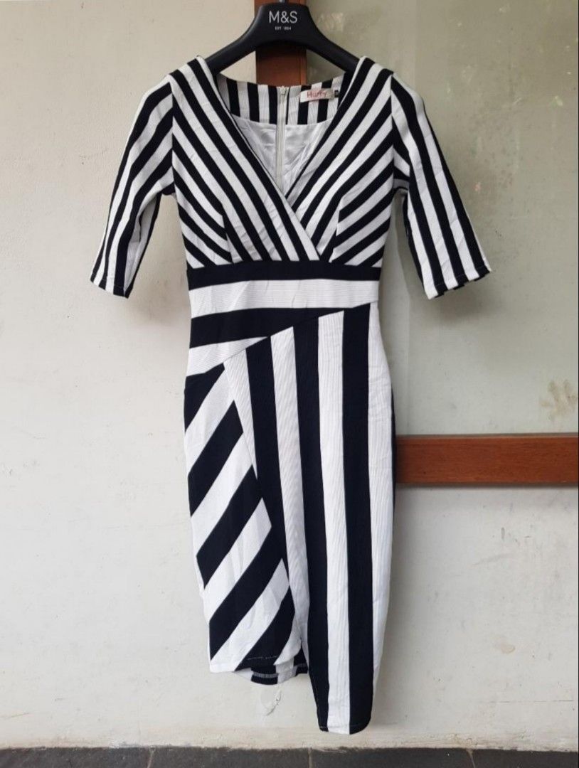 HURRY Black u0026 White Assymetrical Stripes Midi Dress, Fesyen Wanita, Pakaian  Wanita, Gaun u0026 Rok di Carousell