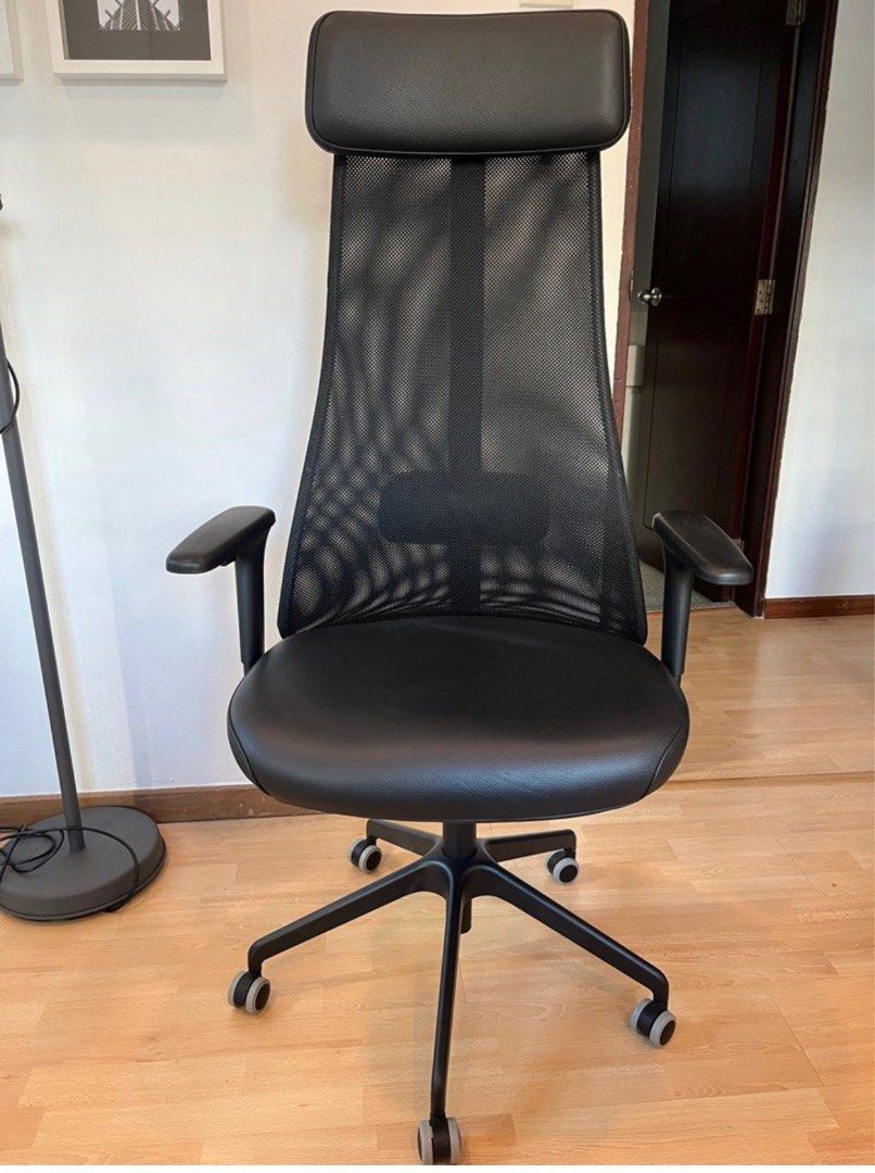 JÄRVFJÄLLET office chair with armrests, Glose black - IKEA CA