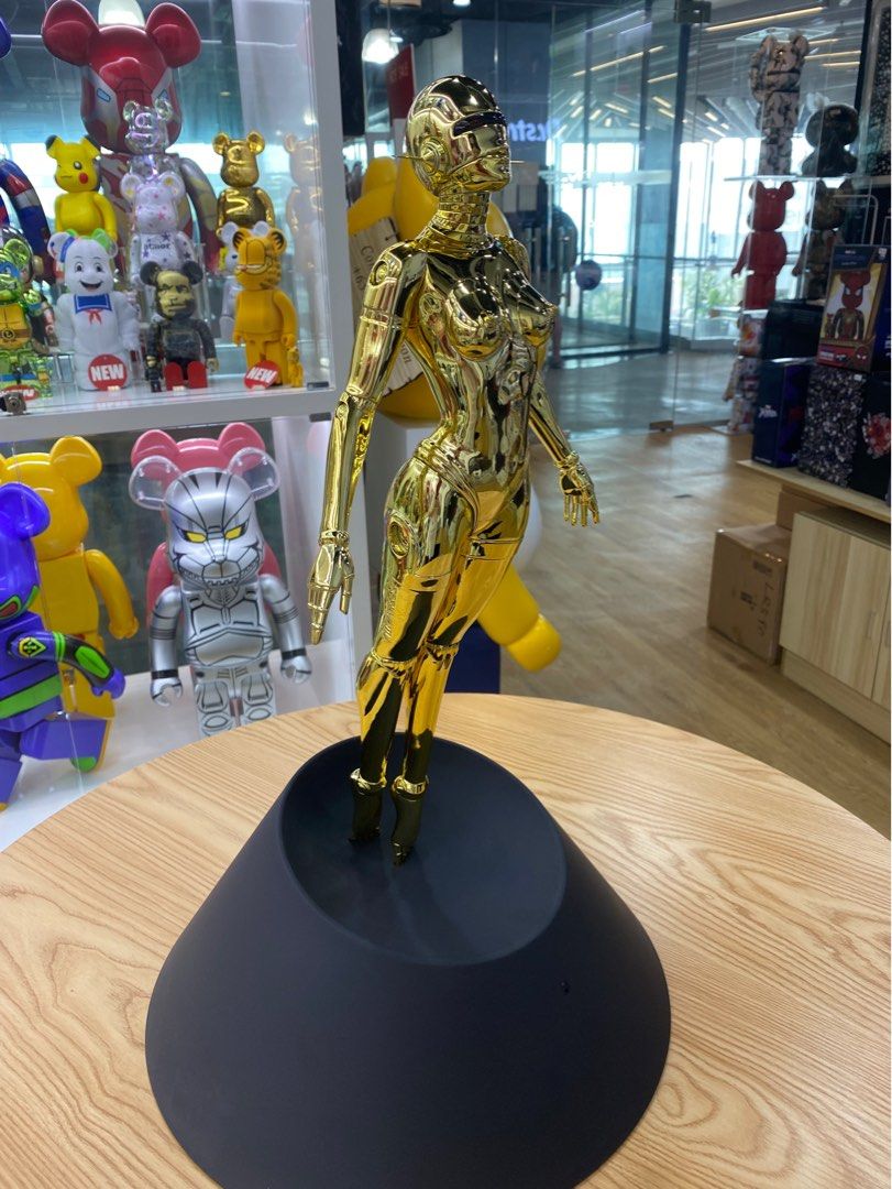 in-stock-sorayama-sexy-robot-floating-1-4-scale-figure-gold-version
